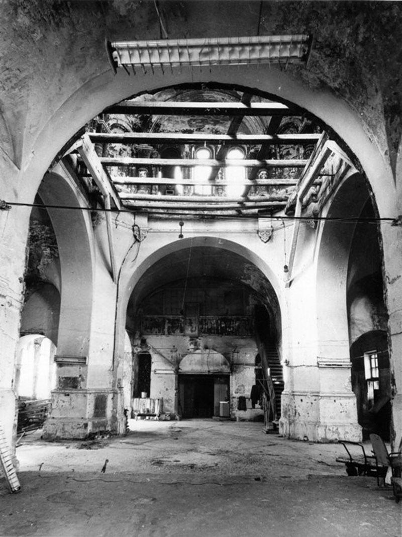 Внутренний вид помещений храма на начала восстановительных работ. 1989 год